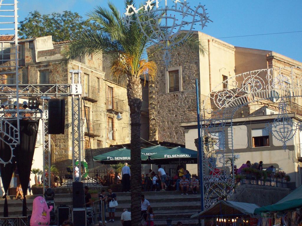 Al Fakhar Bed and Breakfast Ficarra Esterno foto