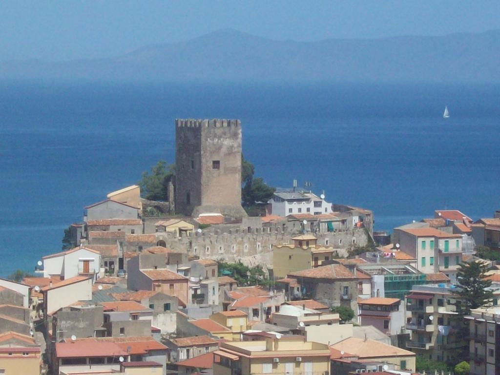 Al Fakhar Bed and Breakfast Ficarra Esterno foto
