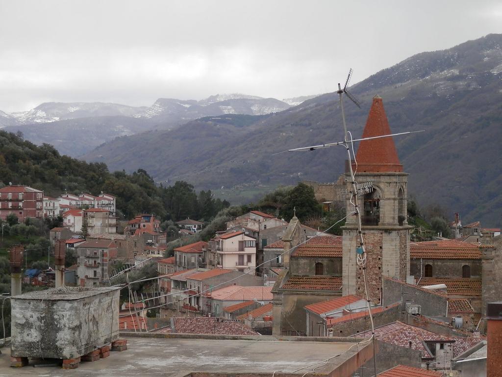 Al Fakhar Bed and Breakfast Ficarra Esterno foto